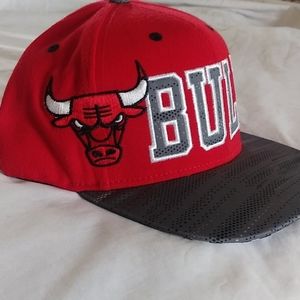 NWOT Chicago Bulls Red an Gray Adidas Snapback